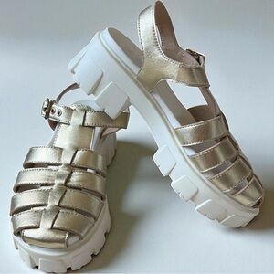 Anthro Silent D Freda Fisherman Sandals Gold Leather Chunky Lugs Platform Shoes